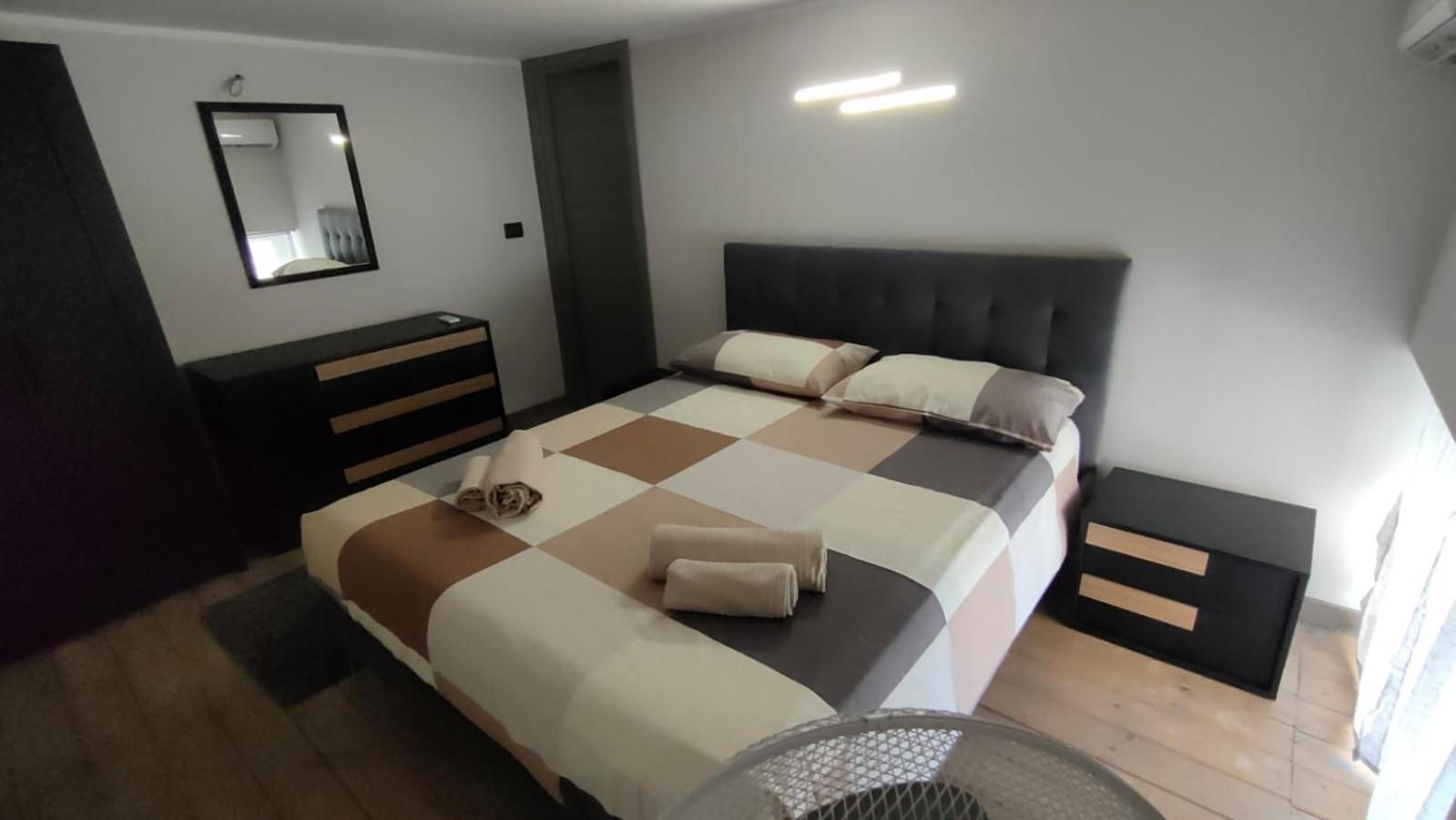 Louis Home Syracuse Extérieur photo